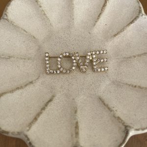 Broche Love