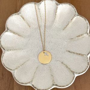 Collier plaque croix
