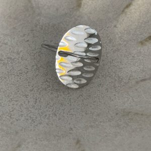 Bague ovale martelée silver