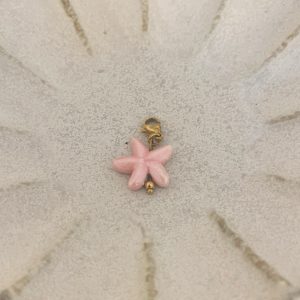 Charms étoile rose