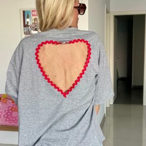 T shirt cœur dos gris