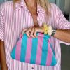 Pochette rayée rose