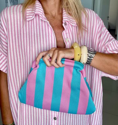 Pochette rayée rose