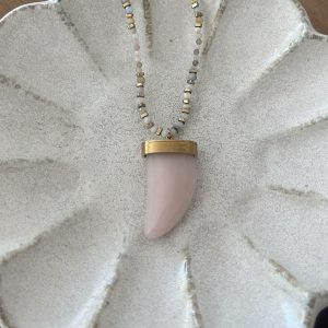 Collier pink corn