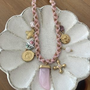 Collier grigri corn pink