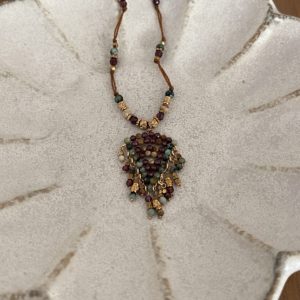 Collier talisman multi violet