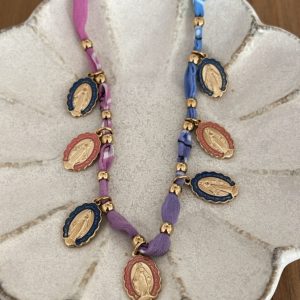 Collier madone bandana tye and dye