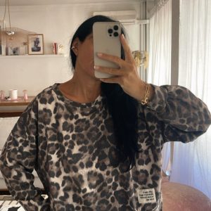 Sweat emy leo