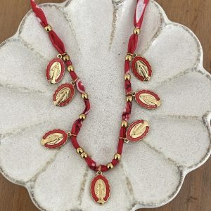 Collier madone bandana rouge